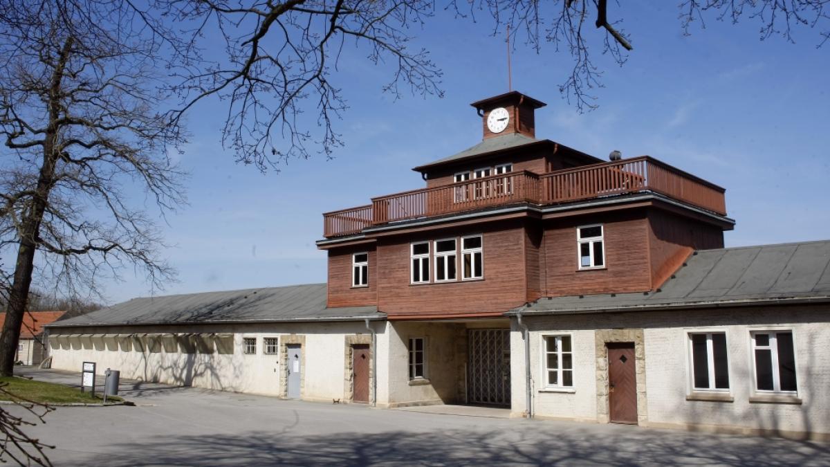 Das Eingangstor zum KZ Buchenwald. (Foto)