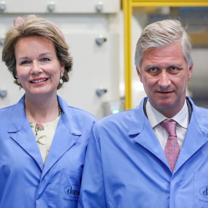 Die Königin mit der Jahrtausend-Hochzeit: DAS verbindet sie mit Lady Di!