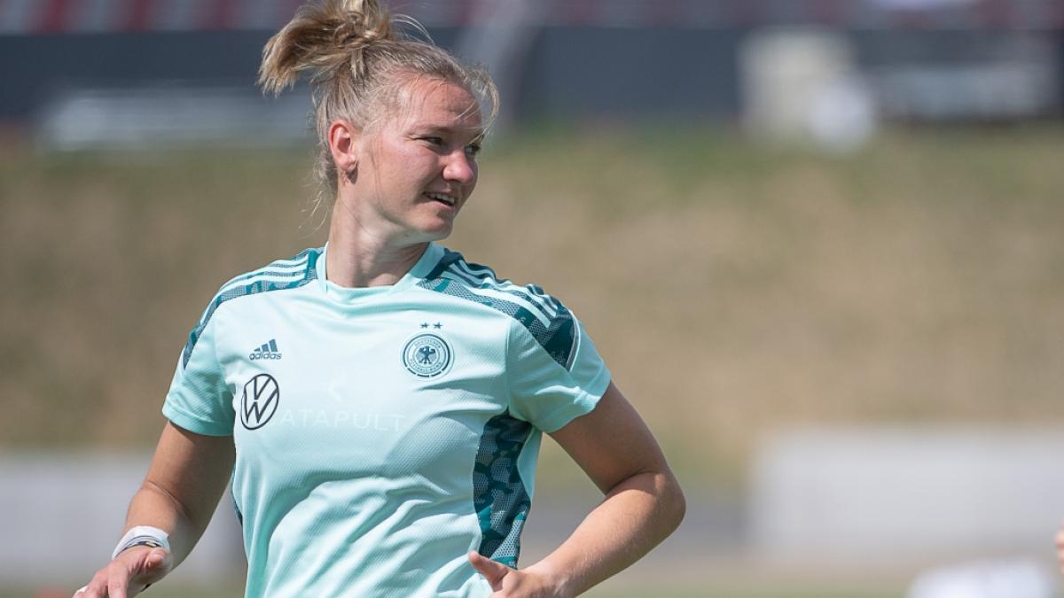 Alexandra Popp, die seit 2010 zur deutschen Fu&szlig;ball-Nationalmannschaft der Frauen geh&ouml;rt, ist seit 2019 Spielf&uuml;hrerin der DFB-Damen. (Foto)