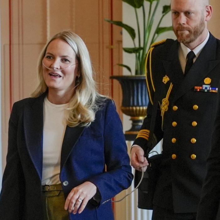 Mette-Marit von Haakon in Klinik gebrach - Arzt gibt beunruhigendes Update