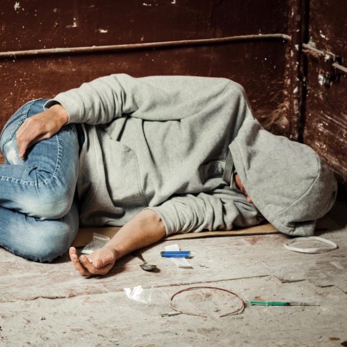 Junge (15) stirbt nach Drogen-Kollaps in Gasse