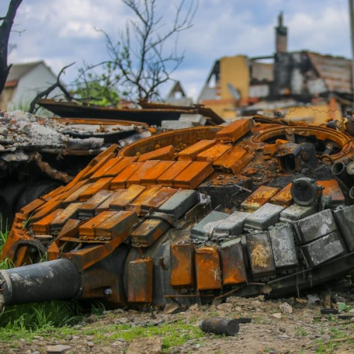 Mega-Explosion im Video! 20 Geschosse sprengen Putin-Panzer in die Luft