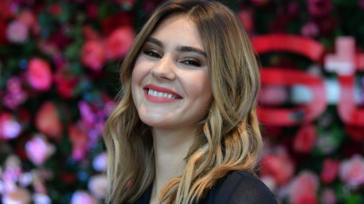 Stefanie Giesinger zeigt fast zu viel.