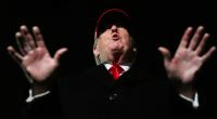 Ein Ex-General attackiert Donald Trump wegen seiner Ukraine-Politik.