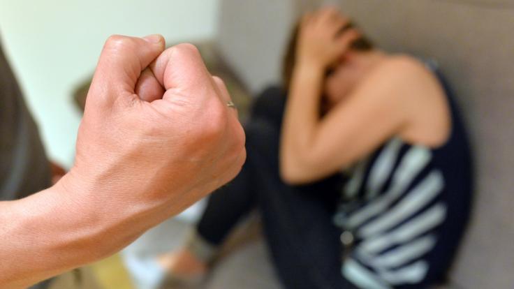 Brutalem Ehemann drohen bis zu zehn Jahre Haft (Symbolbild).