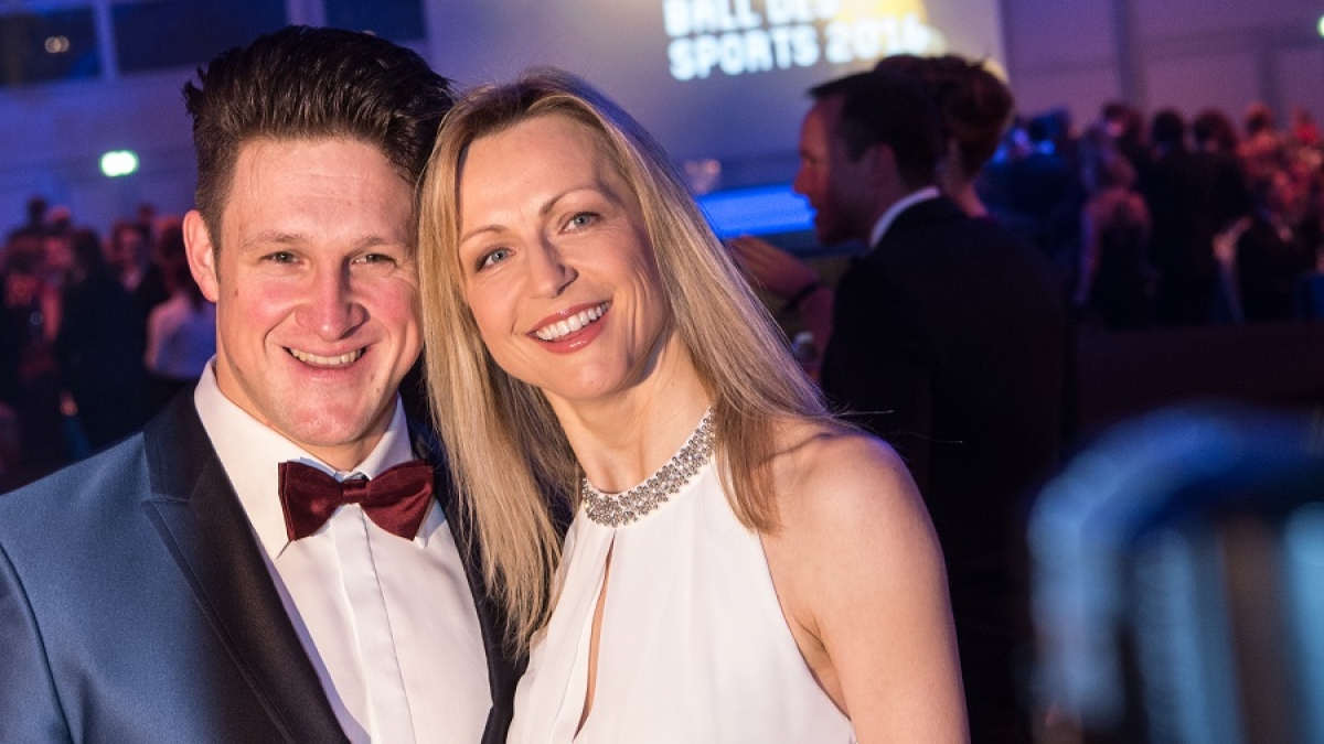 Der ehemalige Gewichtheber Matthias Steiner und seine Frau Inge. (Foto)
