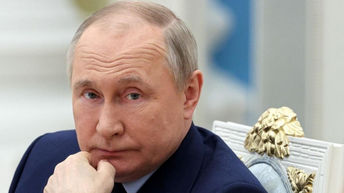 Die Nachrichten des Tages auf news.de:&nbsp;Wladimir Putin blo&szlig;gestellt: Putin-Sprachrohr spricht von Verlusten! Offiziere verweigern Befehle (Foto)