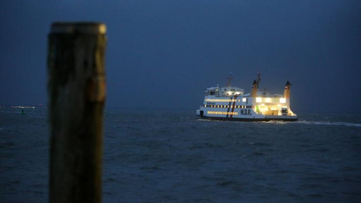 SturmflutWarnung aktuell HochwasserAlarm! An der Nordsee droht "Land