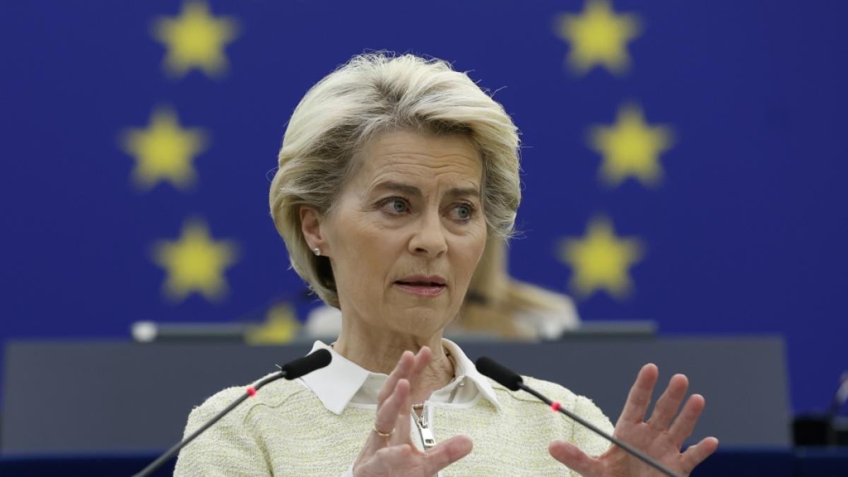 EU-Kommissionspr&auml;sidentin Ursula von der Leyen (63) hat den Mitgliedsstaaten einen Entwurf zum &Ouml;l-Embargo gegen Russland vorgestellt. (Foto)