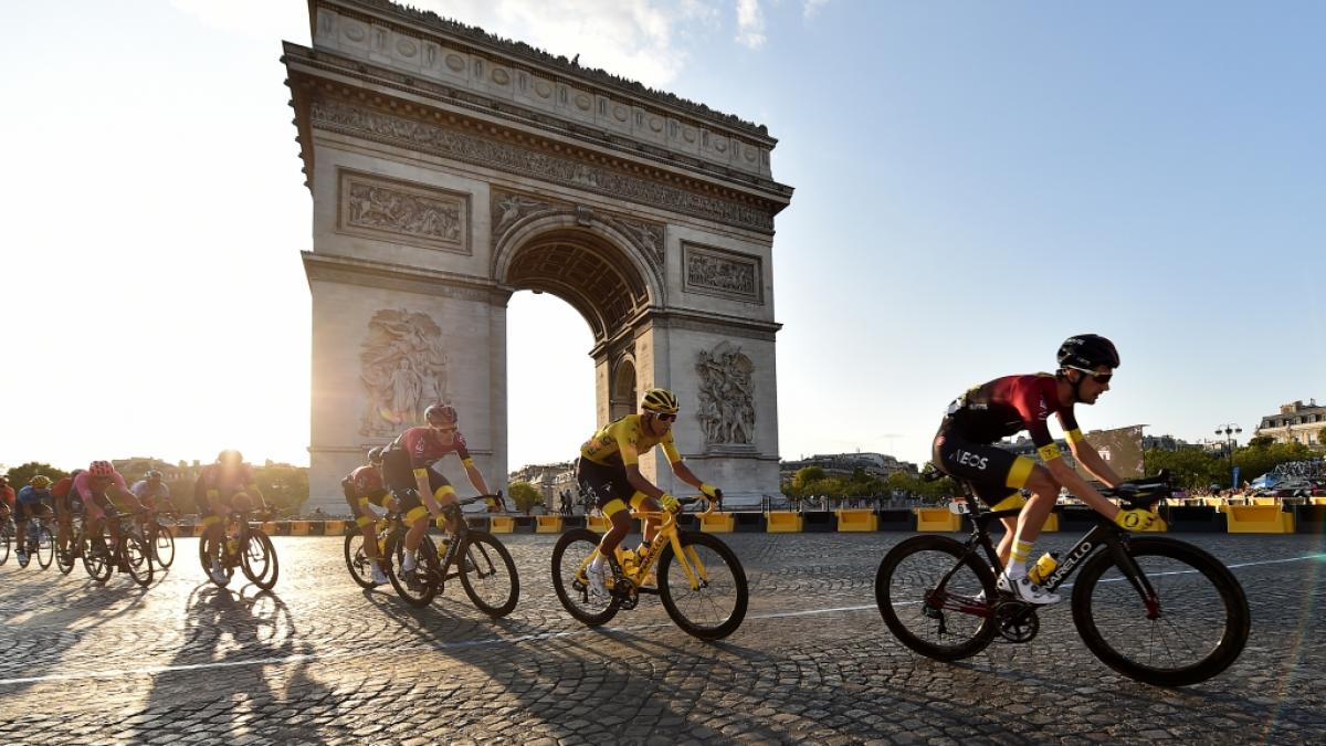 Nico Portal f&uuml;hrte Egan Bernal (M.) 2019 zum Tour Sieg. (Foto)