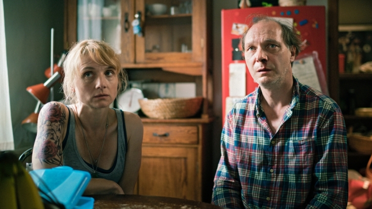 Auch Antonias Vater Thomas (Martin Brambach) und Stiefmutter Kati (Christina Große) wissen nicht mehr weiter.