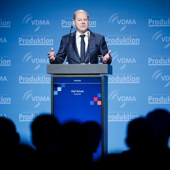 Dreiste Lüge offenbart! Bundeskanzler schockt Twitter mit Rede