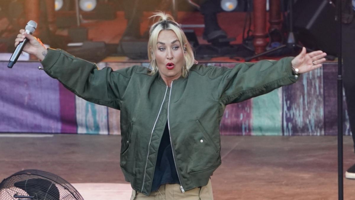 Sarah Connor gew&auml;hrt Fans vor der Ver&ouml;ffentlichung ihres neuen Songs "Ficka" tiefe Einblicke. (Foto)