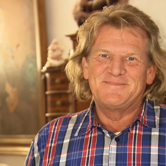 Ein Hochstapler? Artur wegen Schulden vor Gericht