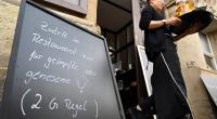 Die Zeit wird knapp: Welche Maßnahmen können die vierte Welle der Corona-Pandemie brechen, die gerade mit voller Wucht über Deutschland rollt?