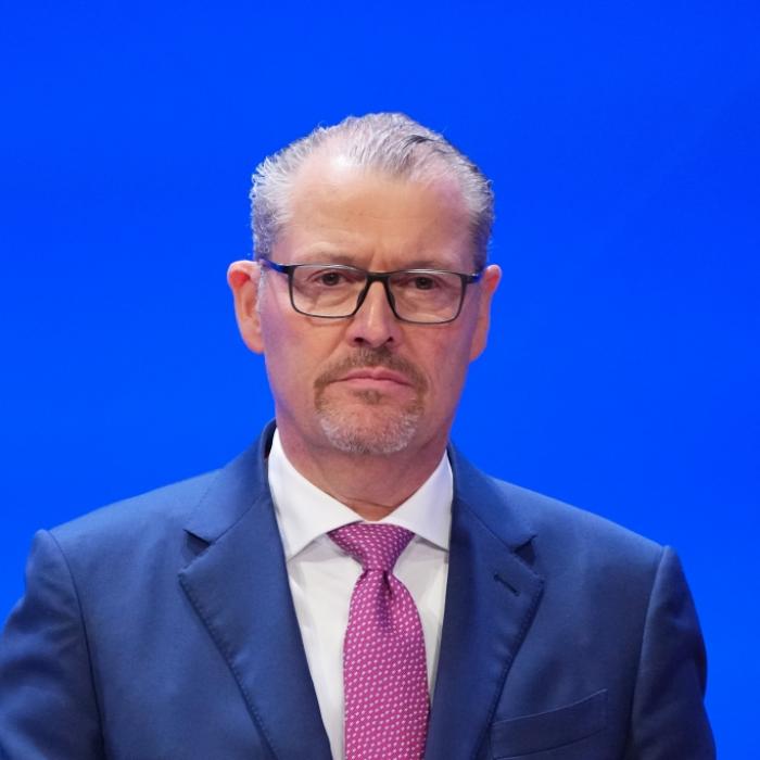 Kritik am Bürgergeld für Ausländer - Arbeitgeberpräsident will härtere Regeln