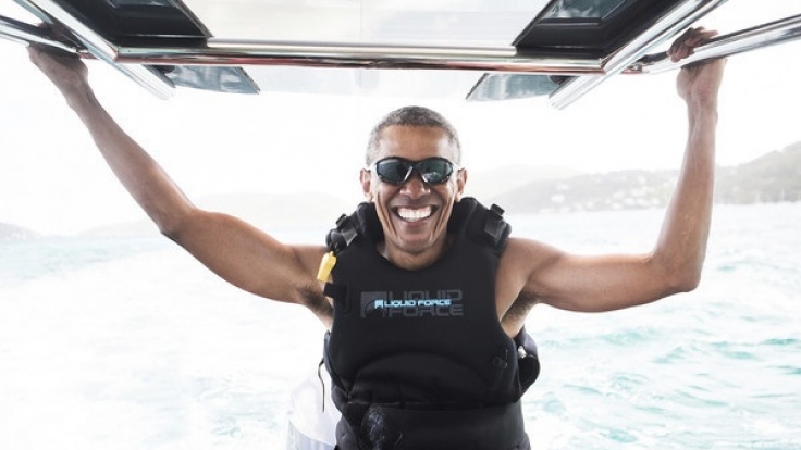 Ex-US-Präsident Barack Obama beim Kitesurfen.