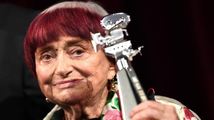 Agnes Varda mit der Berlinale Kamera.