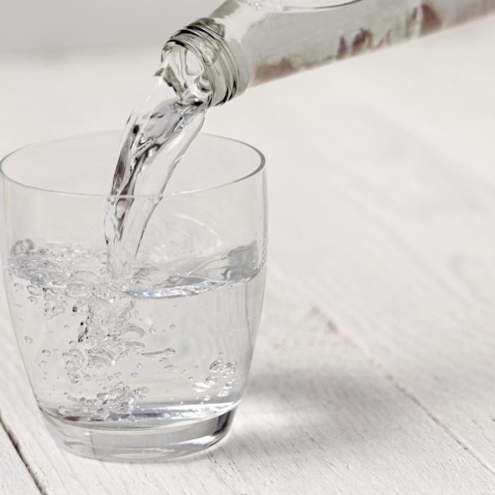 Nicht trinken! Finger weg von DIESEM Mineralwasser