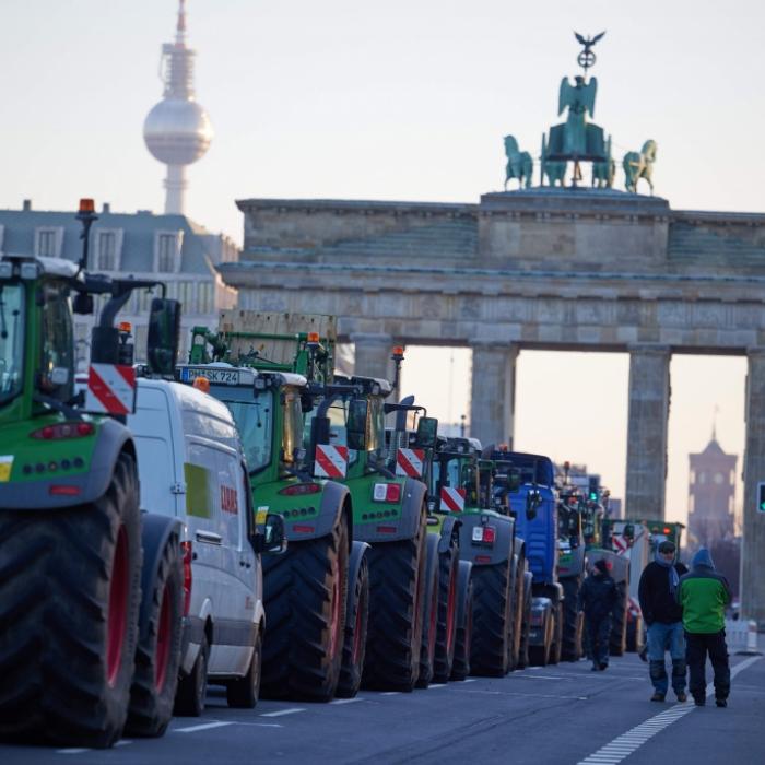 HIER droht heute Verkehrschaos durch Blitzeis und Traktorblockaden