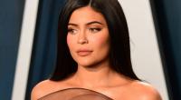Kylie Jenner prüft noch ihre Bikinifigur.