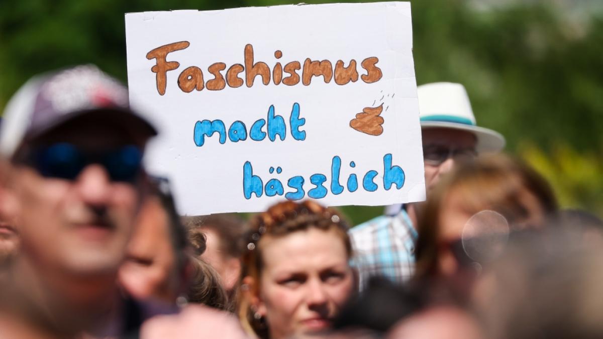 Auch in den Sommermonaten finden in ganz Deutschland Demonstrationen und Events im Kampf gegen Rechtsextremismus, Menschenfeindlichkeit und Hetze statt. (Foto)