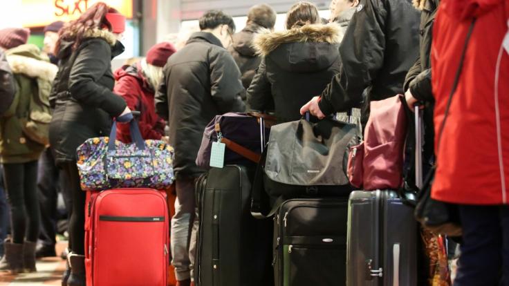 Die Entschärfung einer Fliegerbombe in Berlin führt zu Behinderungen im Bahnverkehr.
