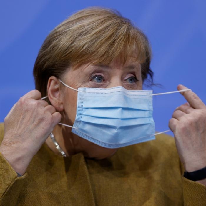 Bundeskanzlerin steht bei Regierungsbefragung Rede und Antwort