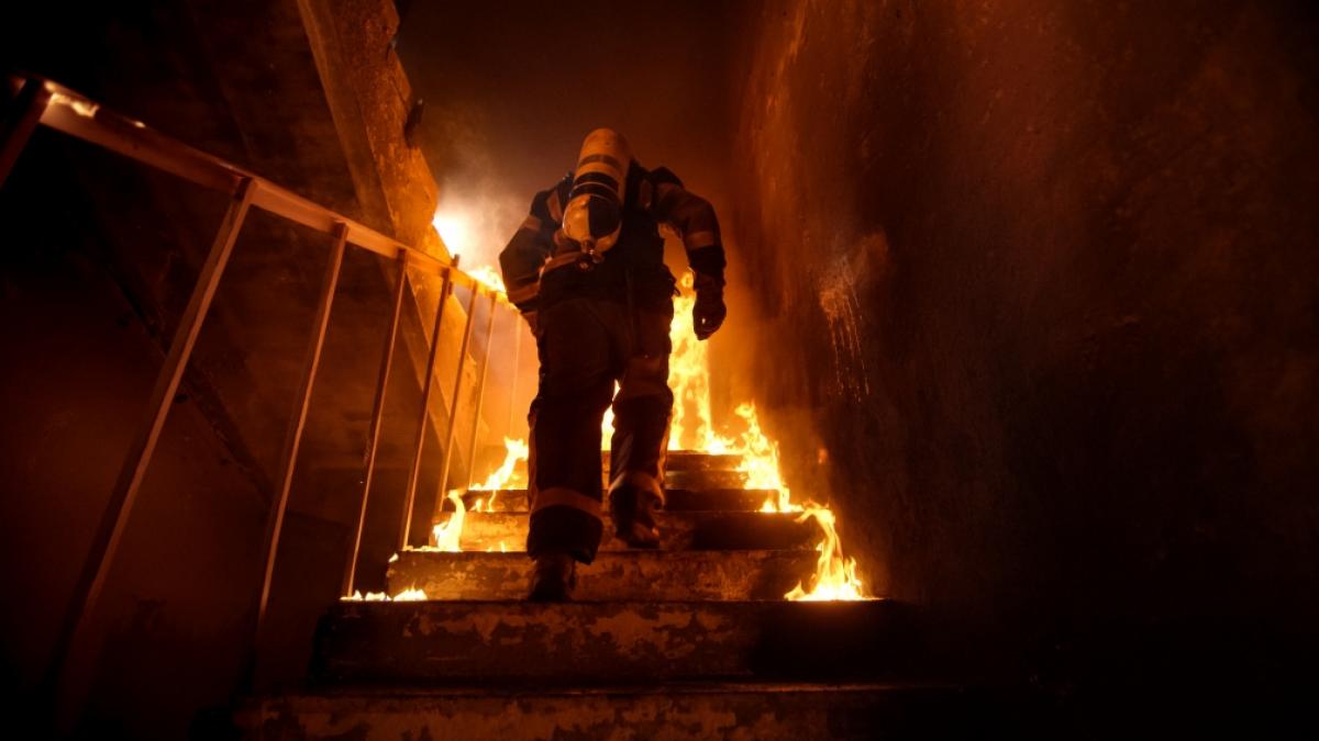 In Sotschi, Russland, mussten Feuerwehrleute einen Brand in einem Regierungsgeb&auml;ude be&auml;mpfen. (Symbolfoto) (Foto)