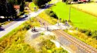 Kann man mal stehen haben: Ein Bahnübergang ohne Straße.