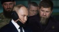 Wladmir Putin sorgte bei seinem Besuch beim Tschetschenen-Führer Ramsan Kadyrow mit merkwürdig aufgesetzten Kopfhörern für Wirbel.