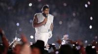 Usher bei der Super-Bowl-Halbzeitshow 2024.