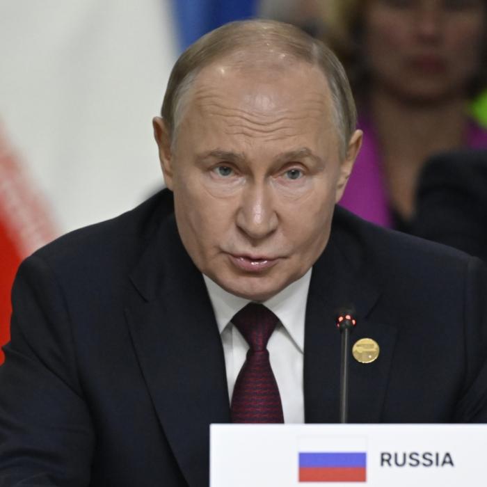 Neue Satellitenbilder enthüllen: Putin experimentiert offenbar mit tödlichen Viren