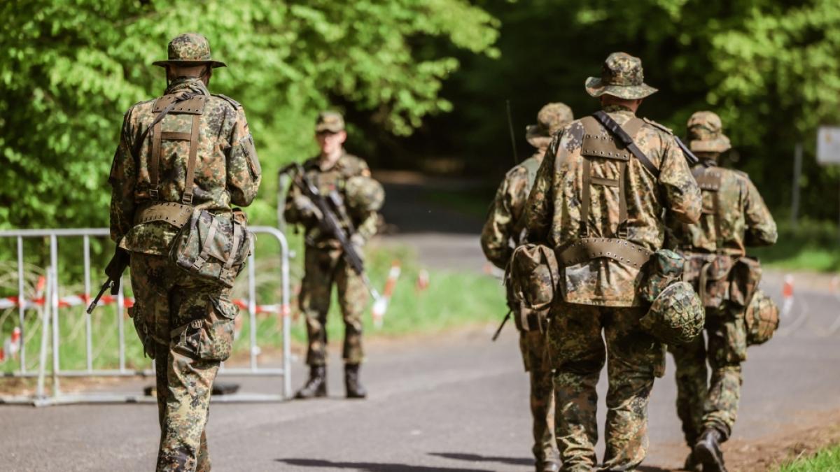 Bundeswehrsoldaten bei einer &Uuml;bung - die Angst vor einem russischen Angriff bleibt gro&szlig;. (Foto)