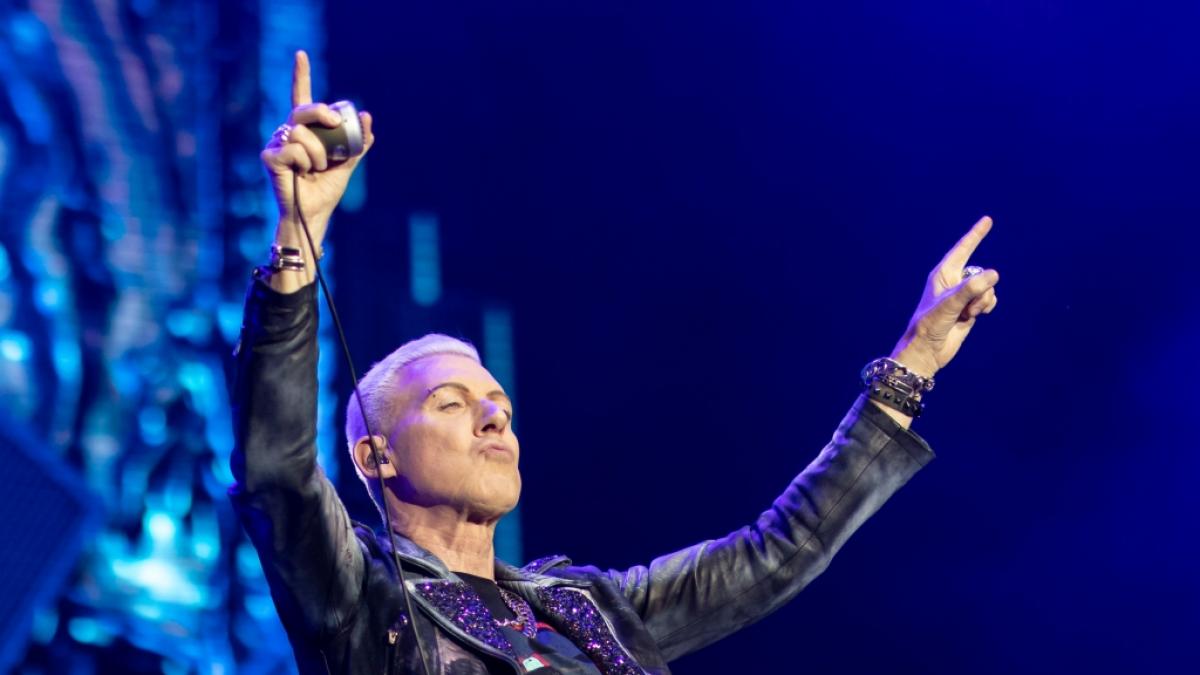 H.P. Baxxter, Frontmann der Band "Scooter" trauert gemeinsam mit Bandmitgliedern um ein k&uuml;rzlich verstorbenes Crew-Mitglied. (Foto)