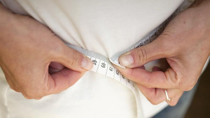 Weg mit dem Speck! Fastenkuren versprechen Gewichtsabnahme in kurzer Zeit.