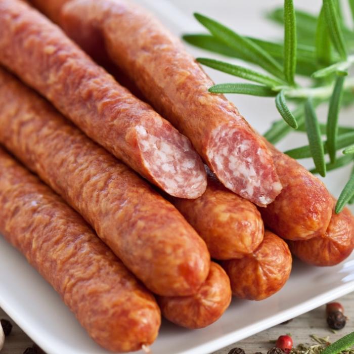 Achtung, Salmonellen! Discounter Penny ruft Knackwurst zurück
