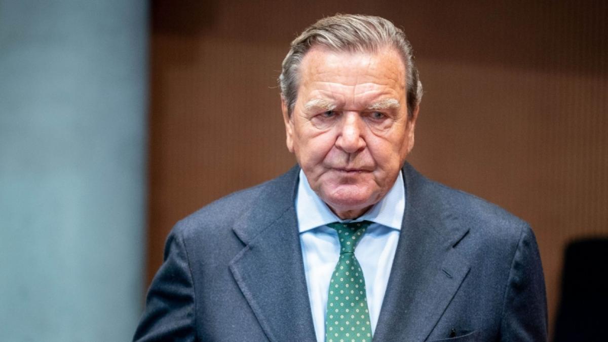 Gerhard Schr&ouml;der verklagt den Bundestag. (Foto)
