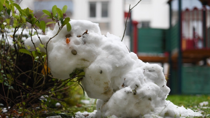 Mit dem Schneemann bauen will es diese Woche nicht so recht klappen.