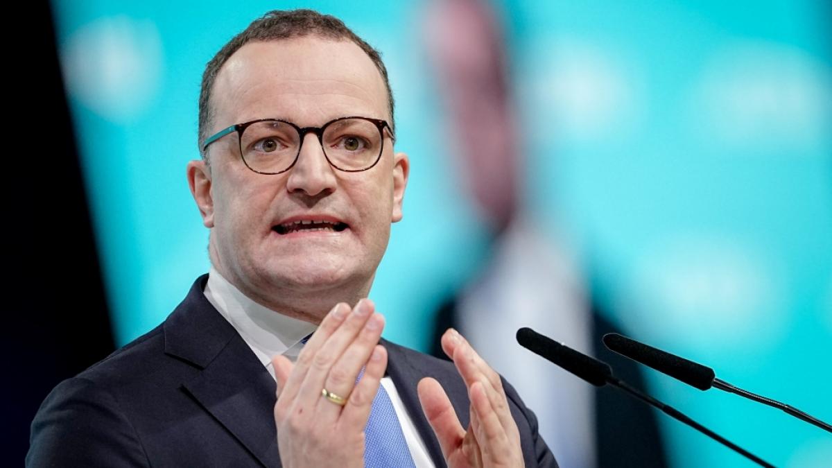 Der ehemalige Fraktionsvorsitzende Jens Spahn beim CDU-Bundesparteitag (Archivbild). (Foto)