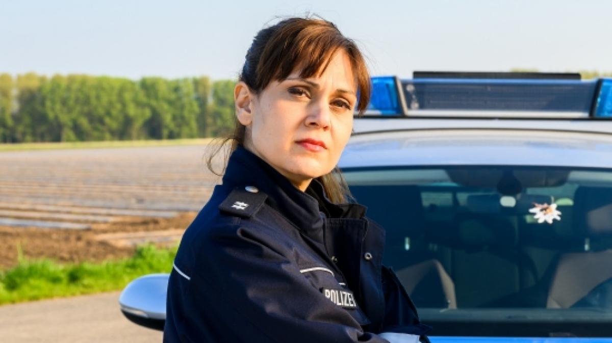 In der ZDF-Reihe "Friesland" spielt Sophie Dal die Polizistin S&uuml;her &Ouml;zl&uuml;g&uuml;l. (Foto)