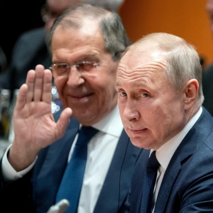 Putin-Minister zieht mit Hitler-Vergleich über Macron her