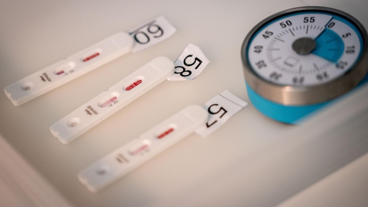Coronavirus-Selbsttests f&uuml;r zuhause sollen schon bald im Handel verf&uuml;gbar sein. (Foto)