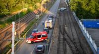 Auf der Flucht vor der Polizei ist ein 36-Jähriger in Mannheim in eine Radlergruppe gerast, wobei eine 71-Jährige starb. Zuvor soll der Mann seinen Vater getötet haben.