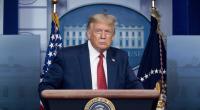 Spott um Trumps neues Smartphone: Journalist zerreißt goldenes Handy im TV