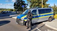 In Kelheim (Niederbayern) war die Polizei wegen eines Mannes, der mit einer Schusswaffe unterwegs war, im Großeinsatz. Er konnte inzwischen festgenommen werden.