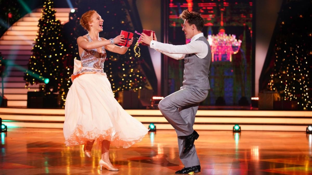 Anna Ermakova und Valentin Lusin konnten beim "Let's Dance"-Weihnachtsspecial &uuml;berzeugen. Ganze Folgen der Tanzshow sind bei RTL+ zu sehen. (Foto)