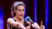 Christine Prayon ist eine deutsche Schauspielerin und Kabarettistin.