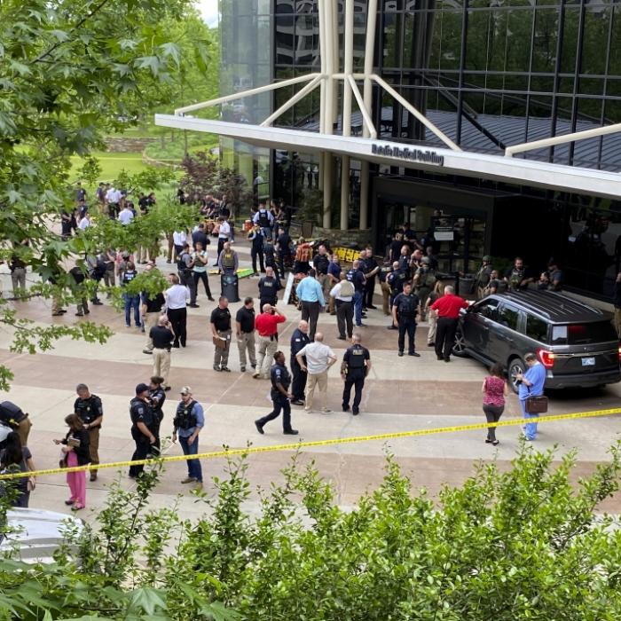Amok-Schütze erschießt 4 Menschen in US-Klinik! Was trieb ihn zu der Tat?