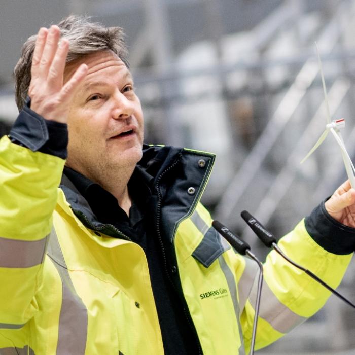 Windrad-Turbo gezündet! Pfeift der Grünen-Minister nun auf Umweltschutz?